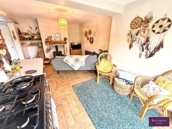 3 bed Semi-Detached for sale Image 10