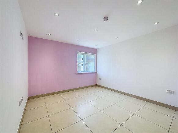 2 bed House for sale Image 8