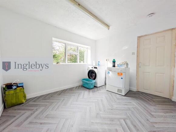 4 bed Detached for sale Image 7