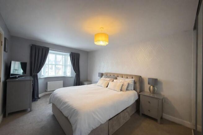 4 bed Detached for sale Image 9