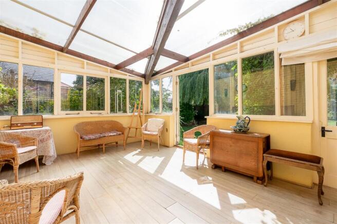 6 bed Semi-Detached for sale Image 6