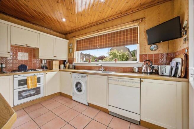 15-72_OAK_DRIVE_LENZIE_015.jpg