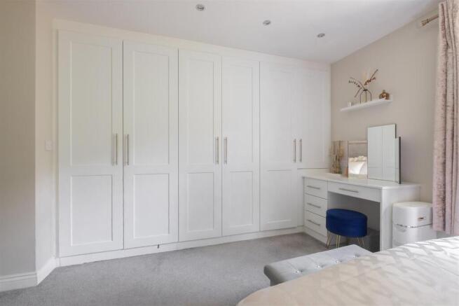 4 bed Detached for sale Image 12