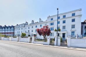 Flat 2, 3, River Terrace, Henley-on-thames RG9 1BG