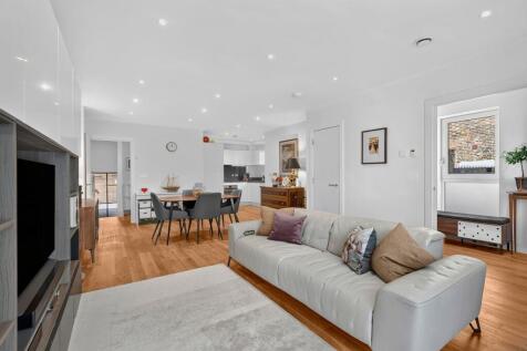Greenside Road, Ravenscourt Park, London, W12