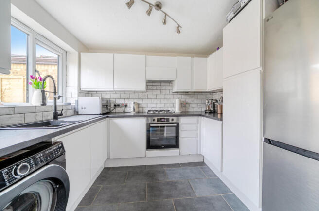 1410777-8-698afb1...