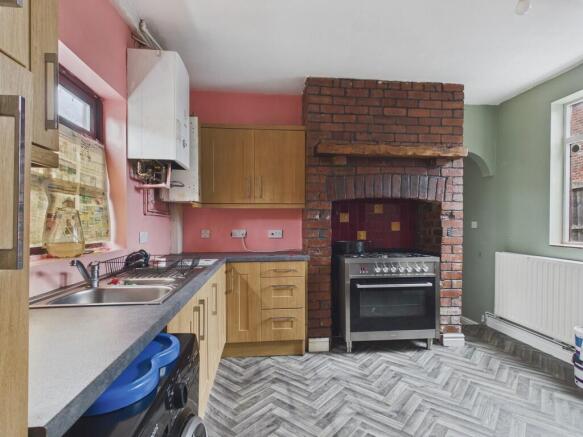 3 bed Semi-Detached for sale Image 7
