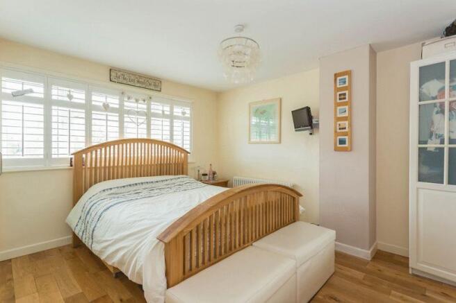 main bed2