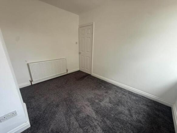 2 bed House to rent Image 6