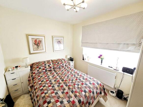 2 bed Semi-Detached Bungalow for sale Image 10