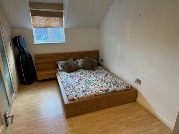2 bed Apartment to rent Image 7