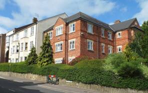 Flat 34, Charter Gate, Boltro Road, Haywards Heath RH16 1BQ