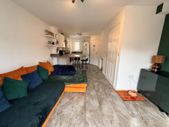 Lounge-Kitchen