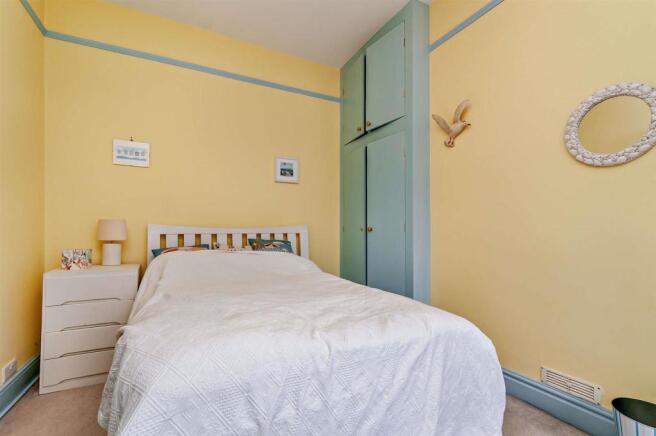 Bed 2.jpg