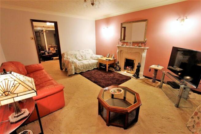 Living Room (2).JPG