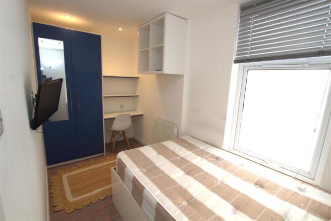 4 bed House for sale Image 7
