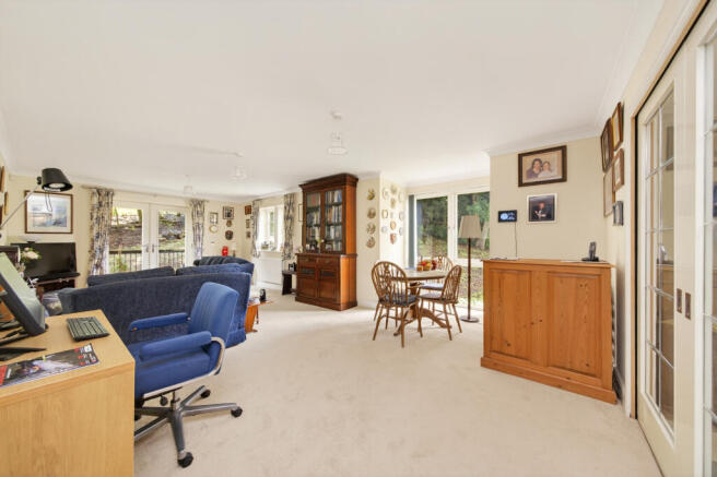 2 bed Retirement Property for sale Image 10