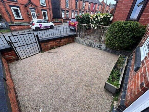 2 bed House to rent Image 2