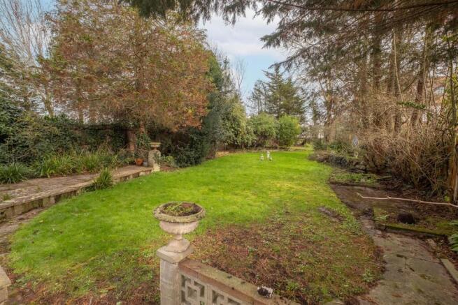 11-hampton-court-way  (36).jpg