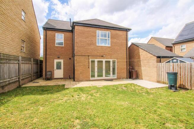 4 bed Detached for sale in castleford