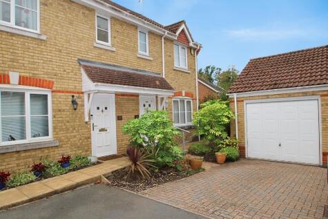 Florence Way, Knaphill, Woking