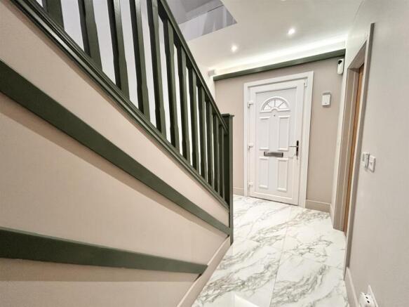 entrance hall 2.jpg
