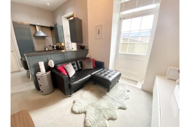 Lounge / Kitchen