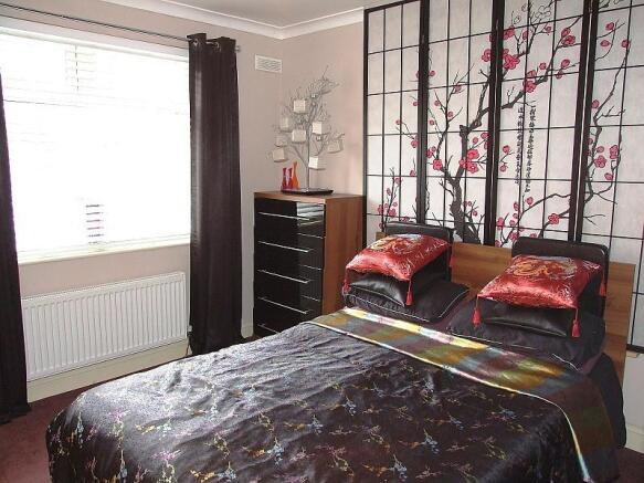 bEDROOM 1