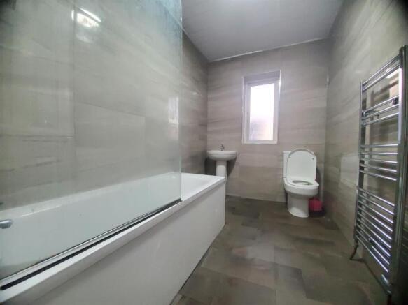 2 bed House to rent Image 9