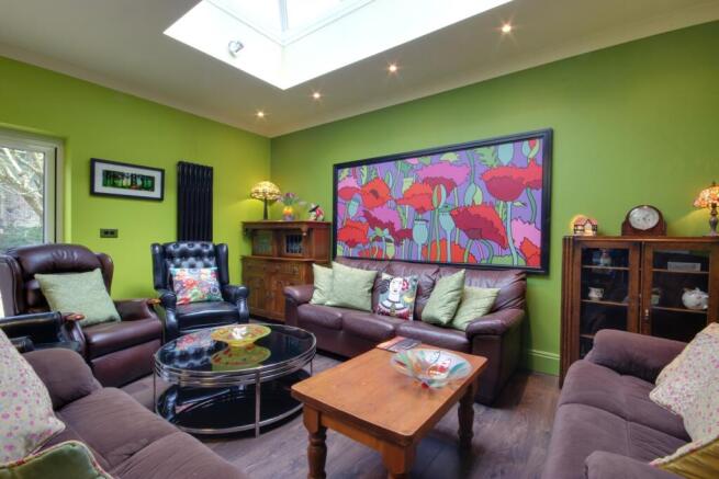 4 bed Detached for sale Image 9