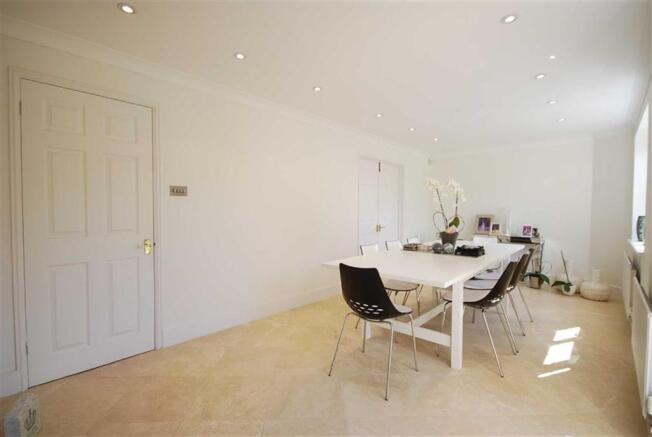 Kitchen Breakfast Area
