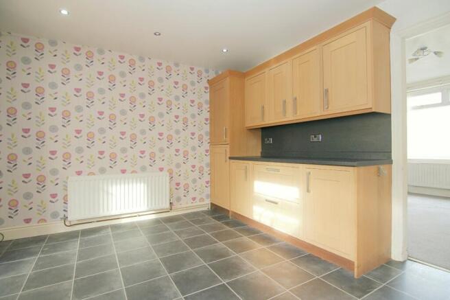 3 bed Semi-Detached for sale Image 4