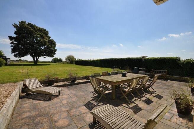 PATIO - REAR G...