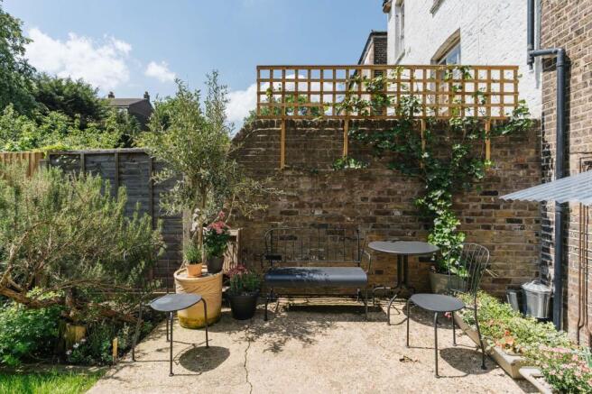 Shrubland Road E8