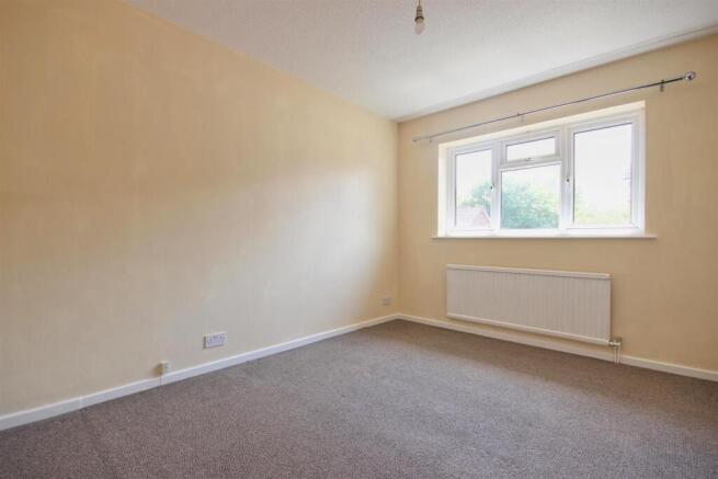 2 bed Semi-Detached Bungalow for sale Image 7