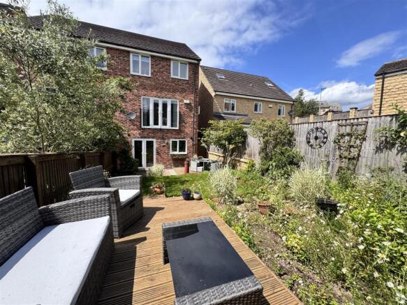 4 bed Semi-Detached for sale Image 5