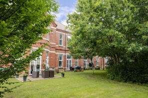 17, Luscombe Avenue, Hailsham BN27 4DW