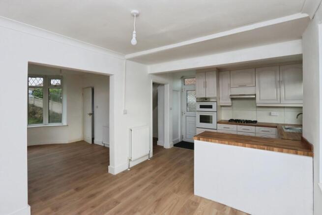3 bed Semi-Detached for sale Image 4