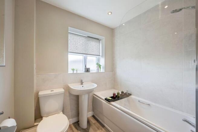 3 bed Semi-Detached for sale Image 12