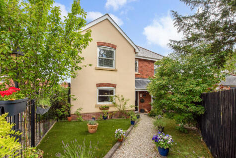 New Inn Court, Sarisbury Green, Southampton