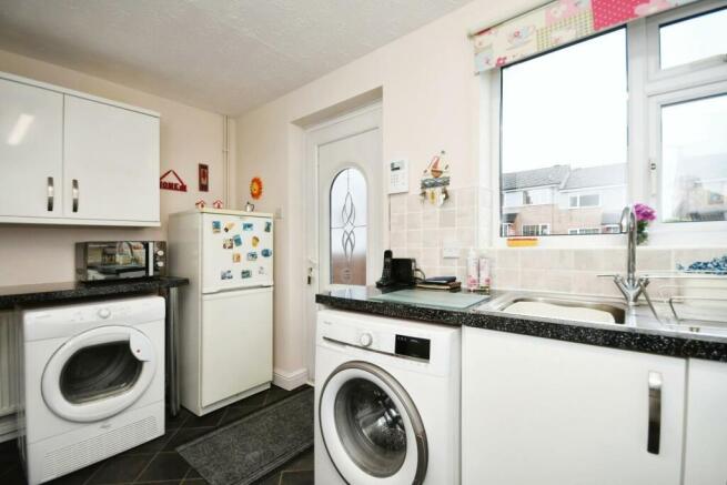 KITCHEN 03.jpg