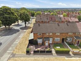 16, Redruth Walk, Romford RM3 9SJ