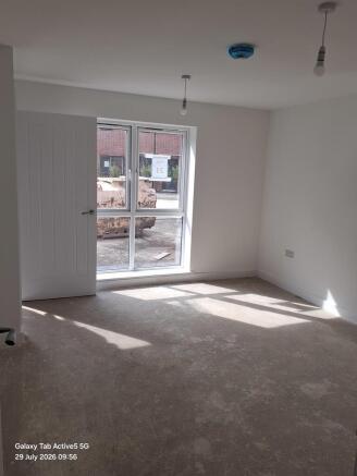 3 bed Semi-Detached to rent Image 4