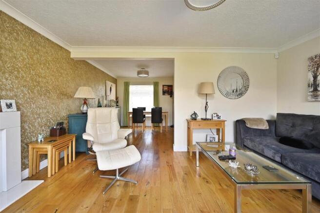 4-Gainsborough-Road-tn402ul (1).jpg