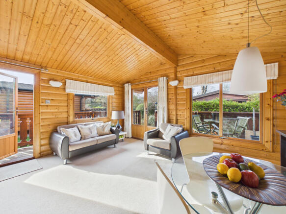 CAM01984G0-PR0577-STILL002