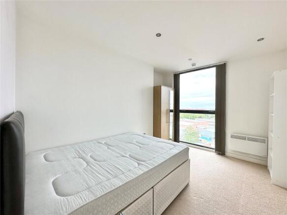 2 bed Flat to rent Image 7
