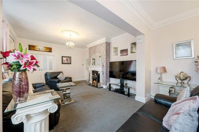 5 bed Detached for sale Image 7