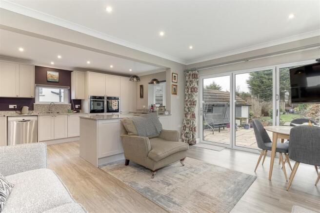 3 bed Detached for sale Image 8