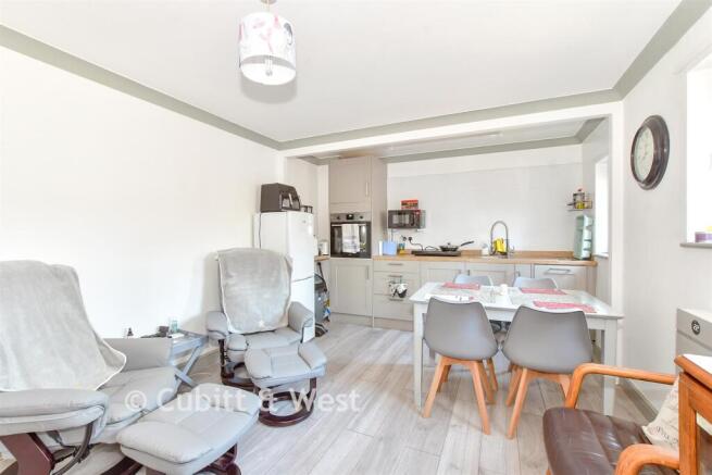 Lounge/Kitchen