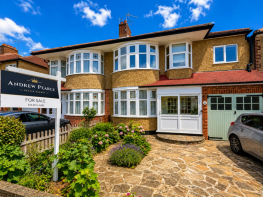 26, Rosebury Vale, Ruislip HA4 6AQ